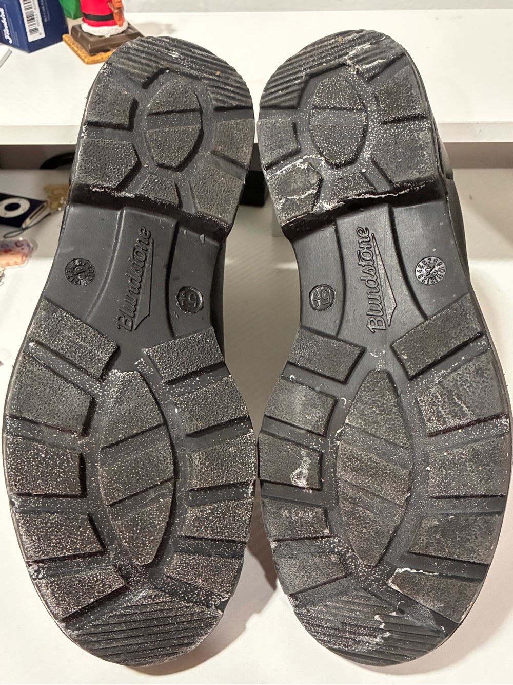 Blundstone Black Chelsea Ankle Boots - Picture 6 of 8